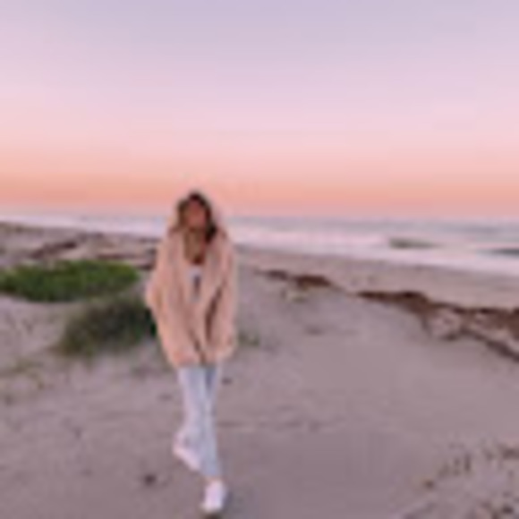 Meet your Posher, Mya - Picture 1 of 1